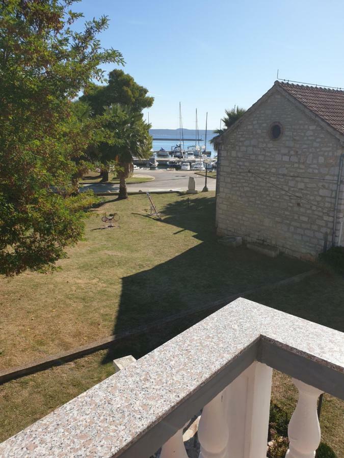 Apartments Martinovic By The Sea Kukljica Exteriör bild